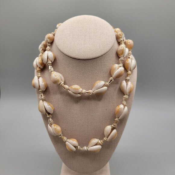 Natural Cowrie Shell Necklace Overhead Lightweight 34 Inches Long - Picture 3 of 4